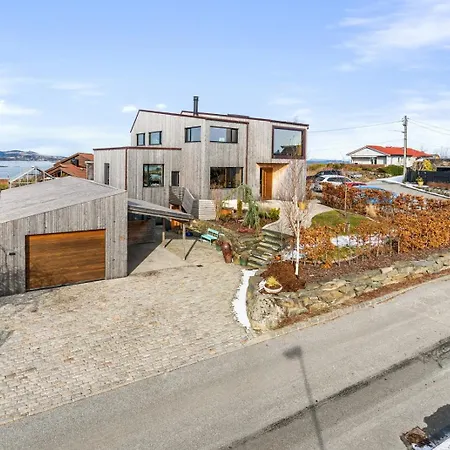 Holiday home Casa Roaldsoy